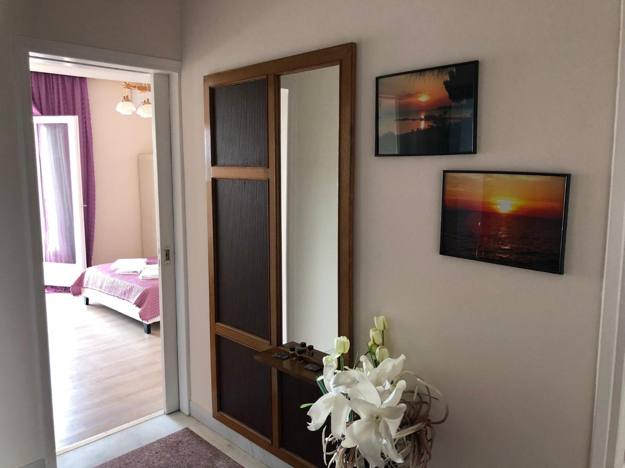 Elena'S Apartments 尼亚米卡尼奥纳 外观 照片