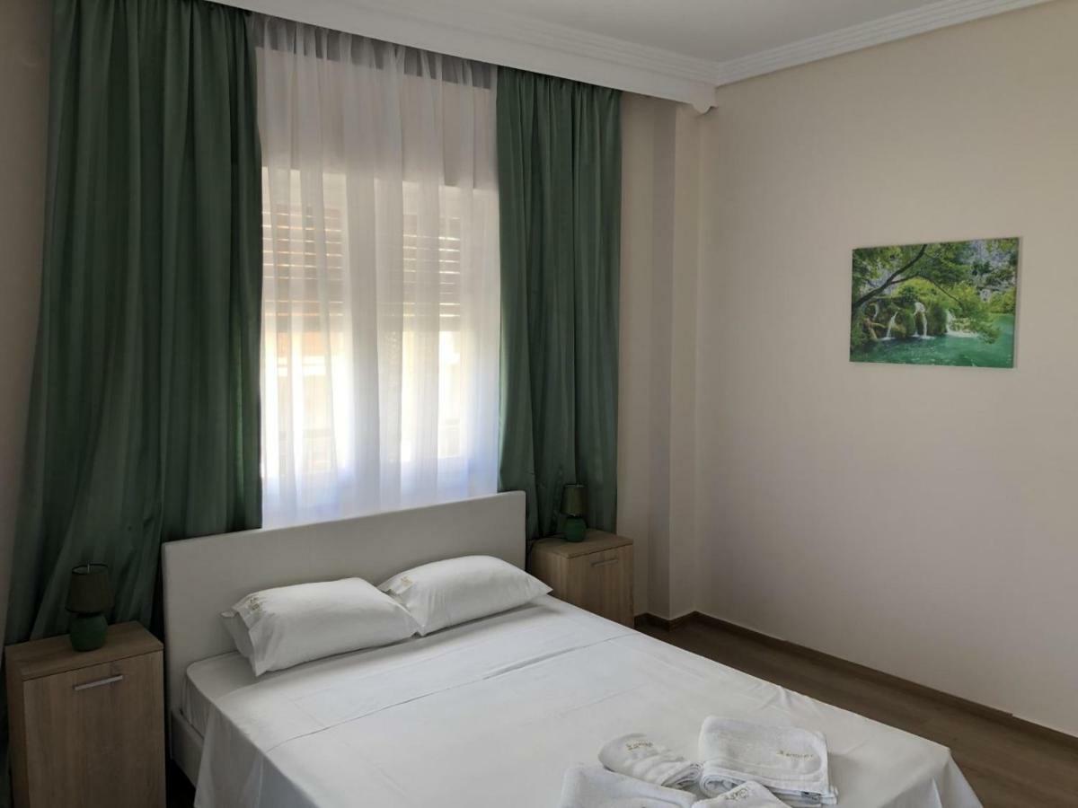 Elena'S Apartments 尼亚米卡尼奥纳 外观 照片