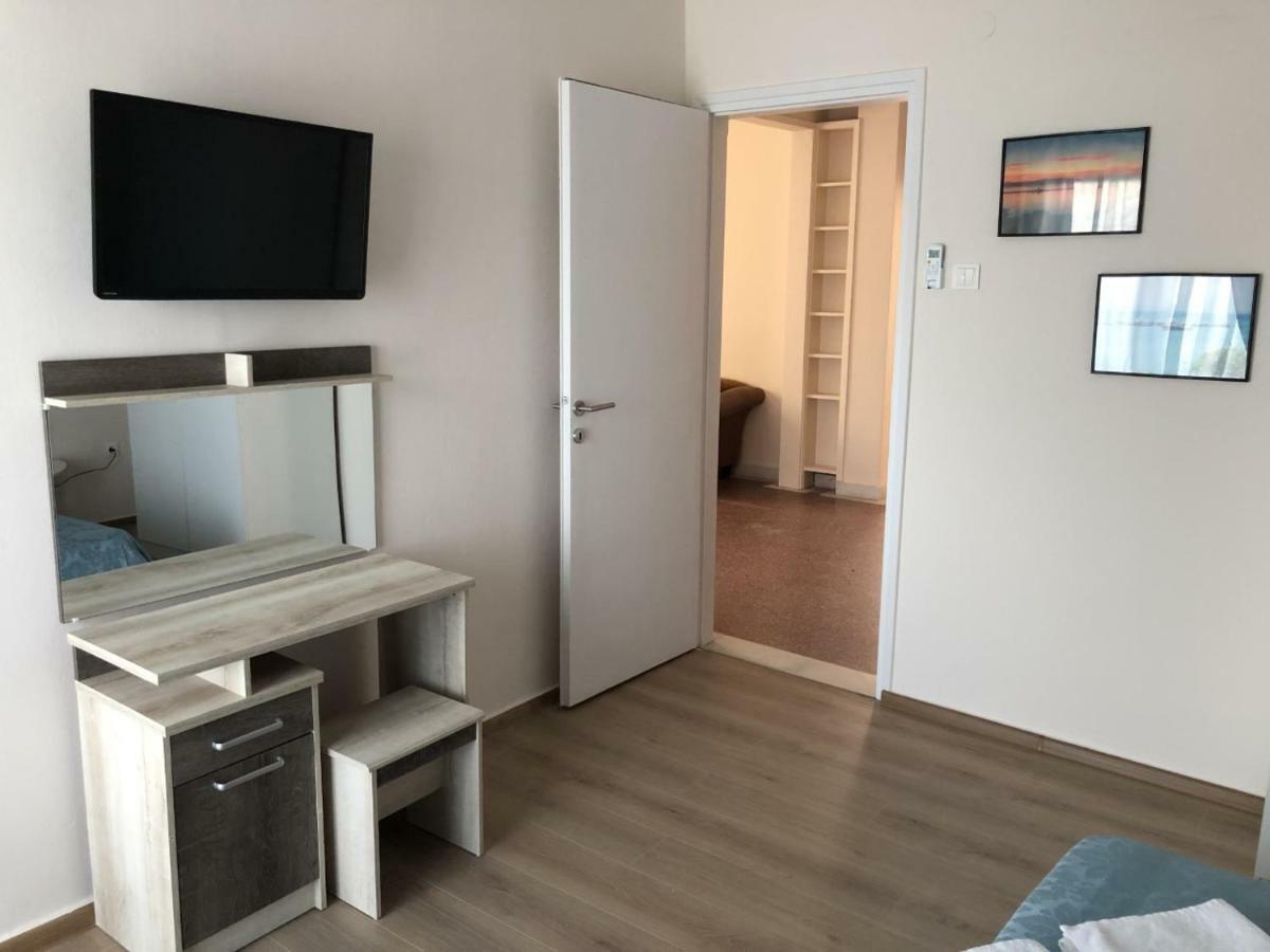 Elena'S Apartments 尼亚米卡尼奥纳 外观 照片